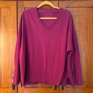 Frank and Eileen v neck tee shirt